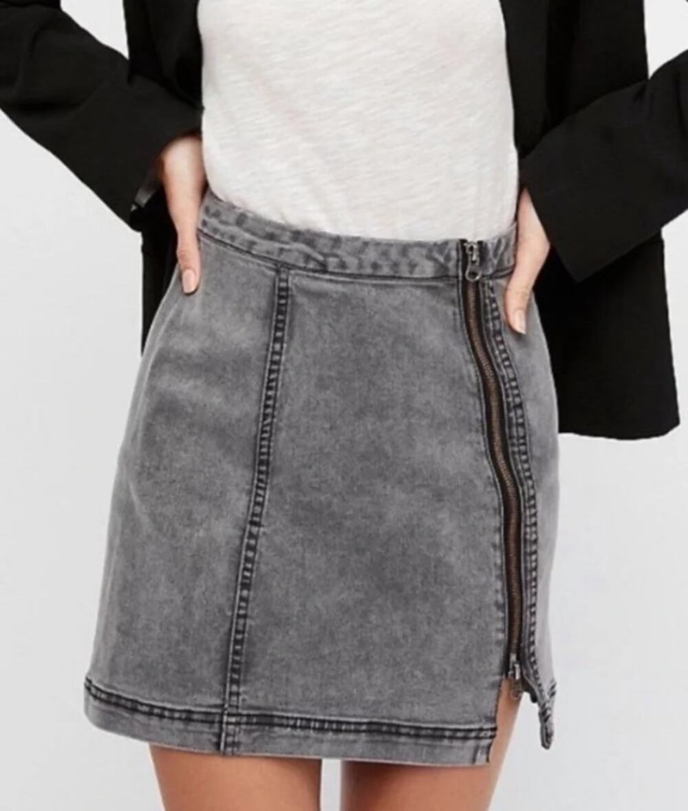 Free People This Way Or That Gray Denim Zip Mini Skirt Size 0